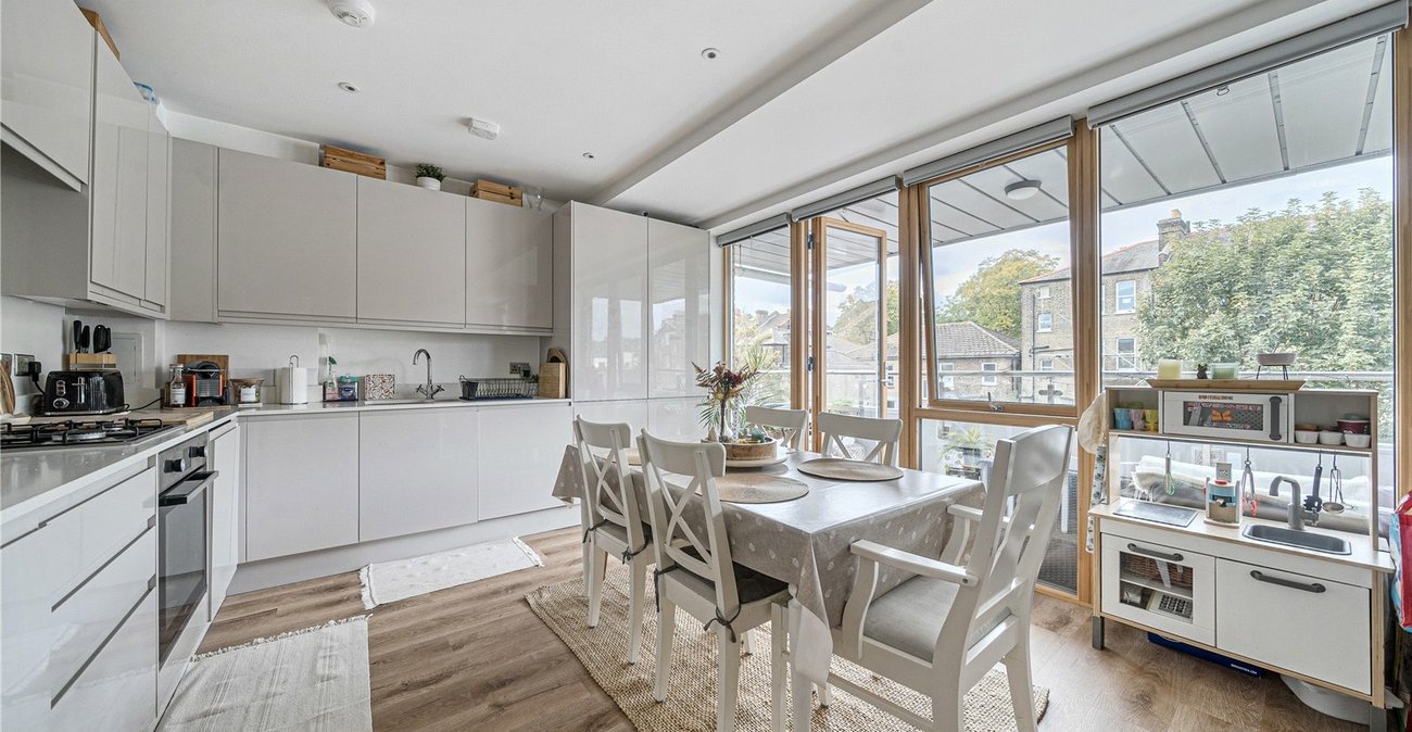 2 bedroom property for sale in  | Robinson Jackson