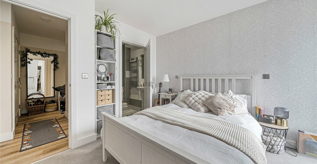 2 bedroom property for sale in  | Robinson Jackson