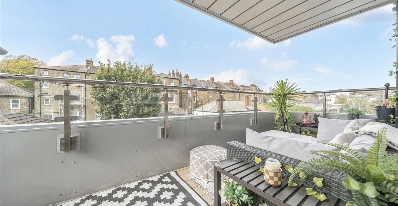 2 bedroom property for sale in  | Robinson Jackson