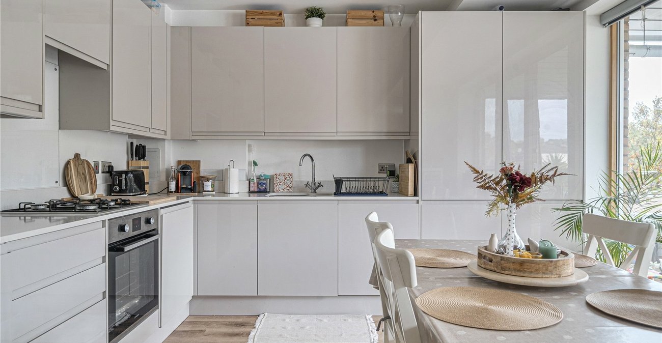 2 bedroom property for sale in  | Robinson Jackson