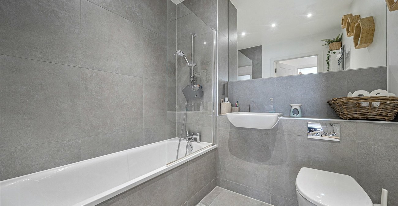 2 bedroom property for sale in  | Robinson Jackson