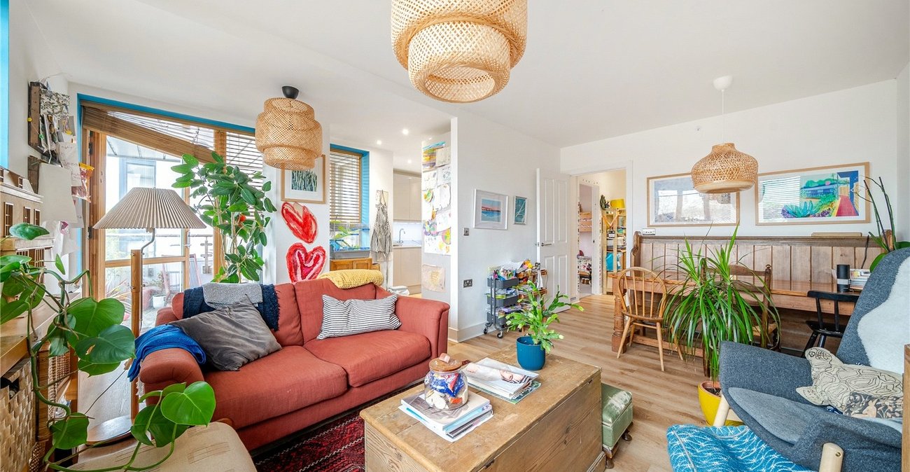 2 bedroom property for sale in  | Robinson Jackson