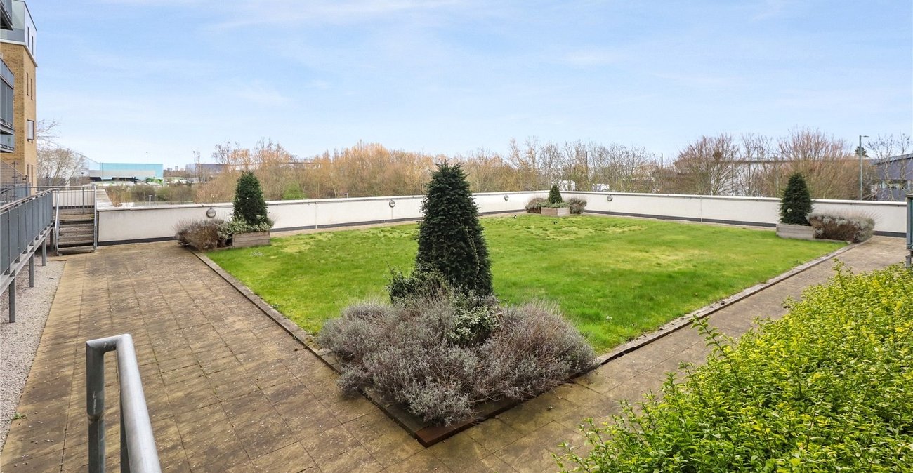 2 bedroom property for sale in Belvedere | Robinson Jackson