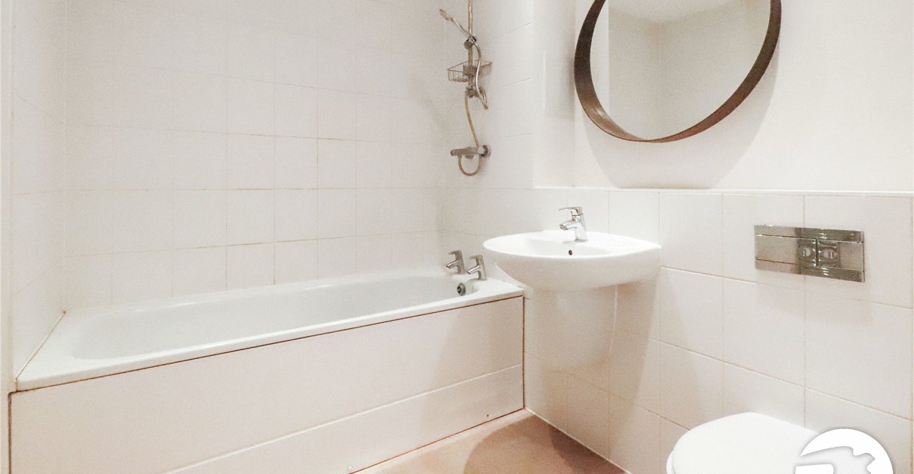 2 bedroom property for sale in Belvedere | Robinson Jackson