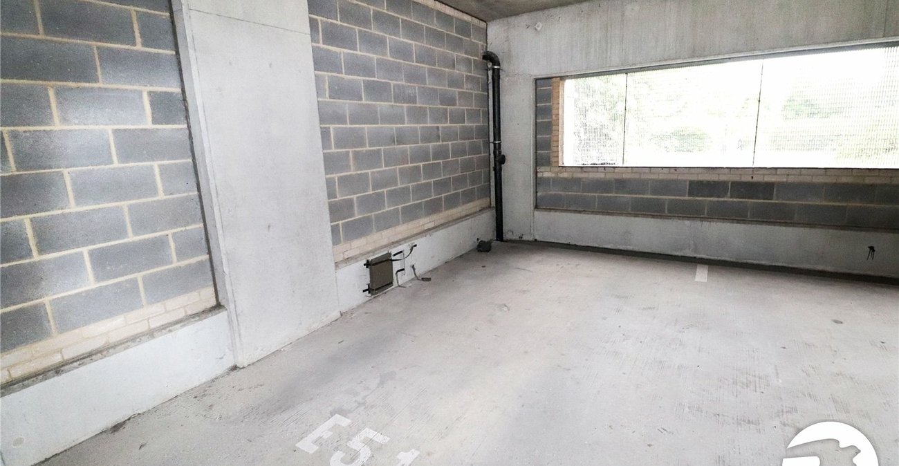 2 bedroom property for sale in Belvedere | Robinson Jackson