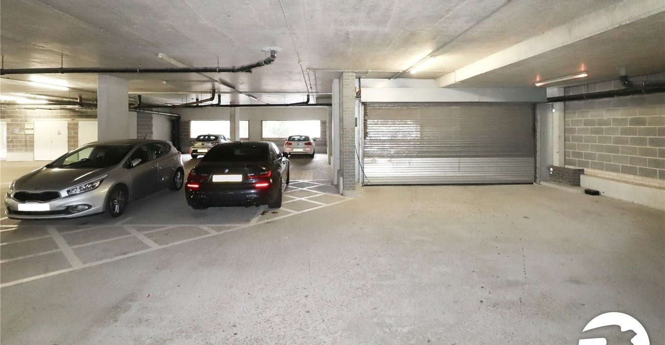 2 bedroom property for sale in Belvedere | Robinson Jackson