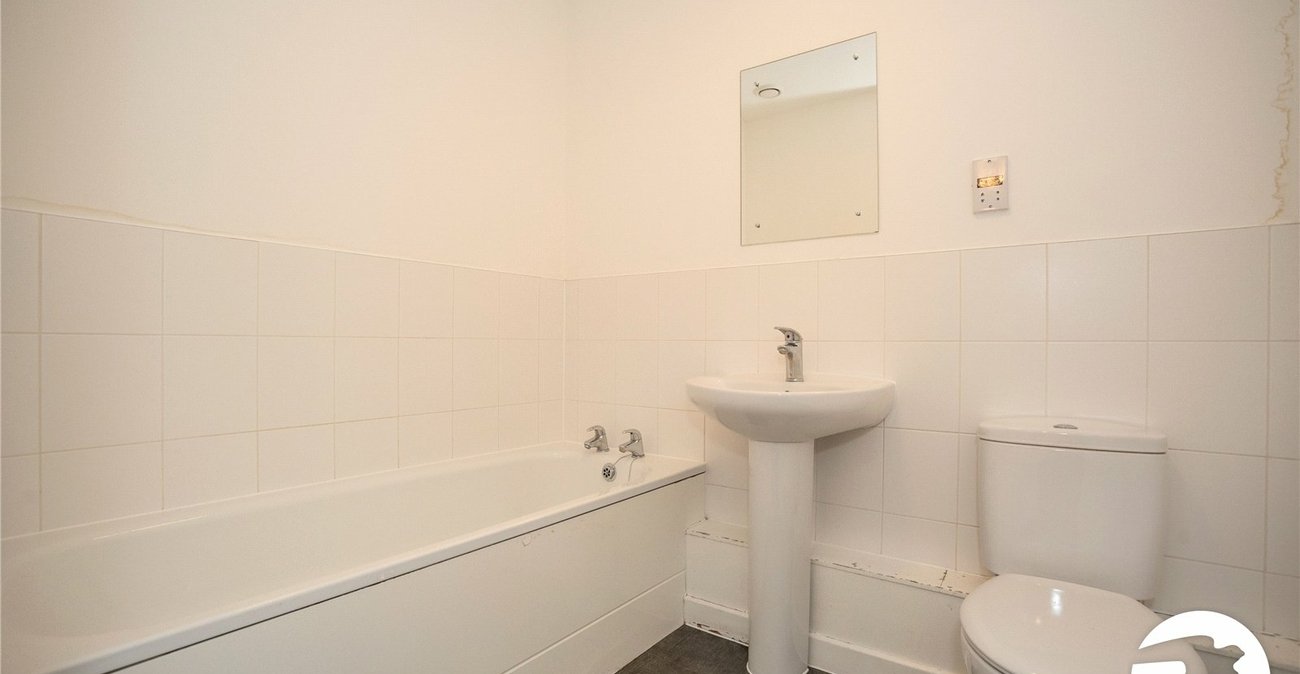 2 bedroom property for sale in Belvedere | Robinson Jackson