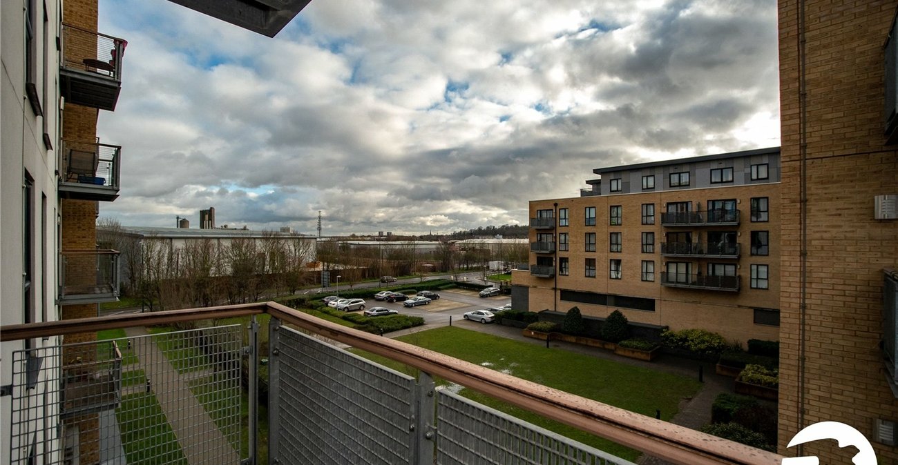 2 bedroom property for sale in Belvedere | Robinson Jackson