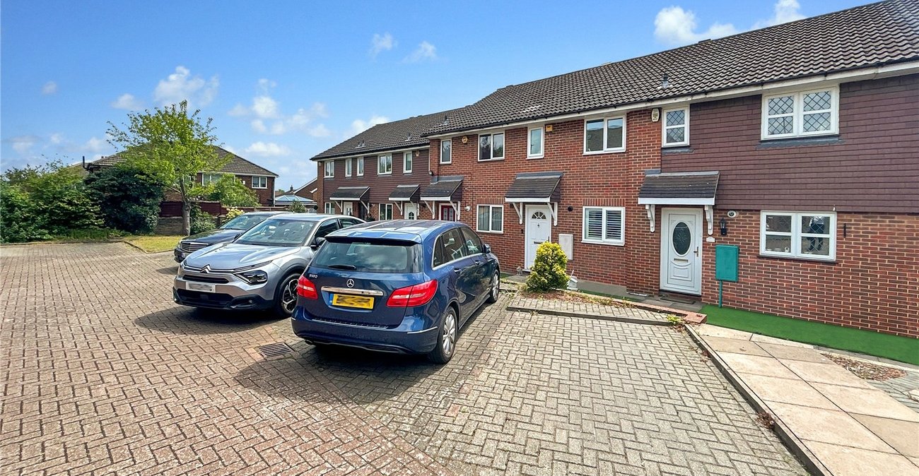 2 bedroom house for sale in Sidcup | Robinson Jackson