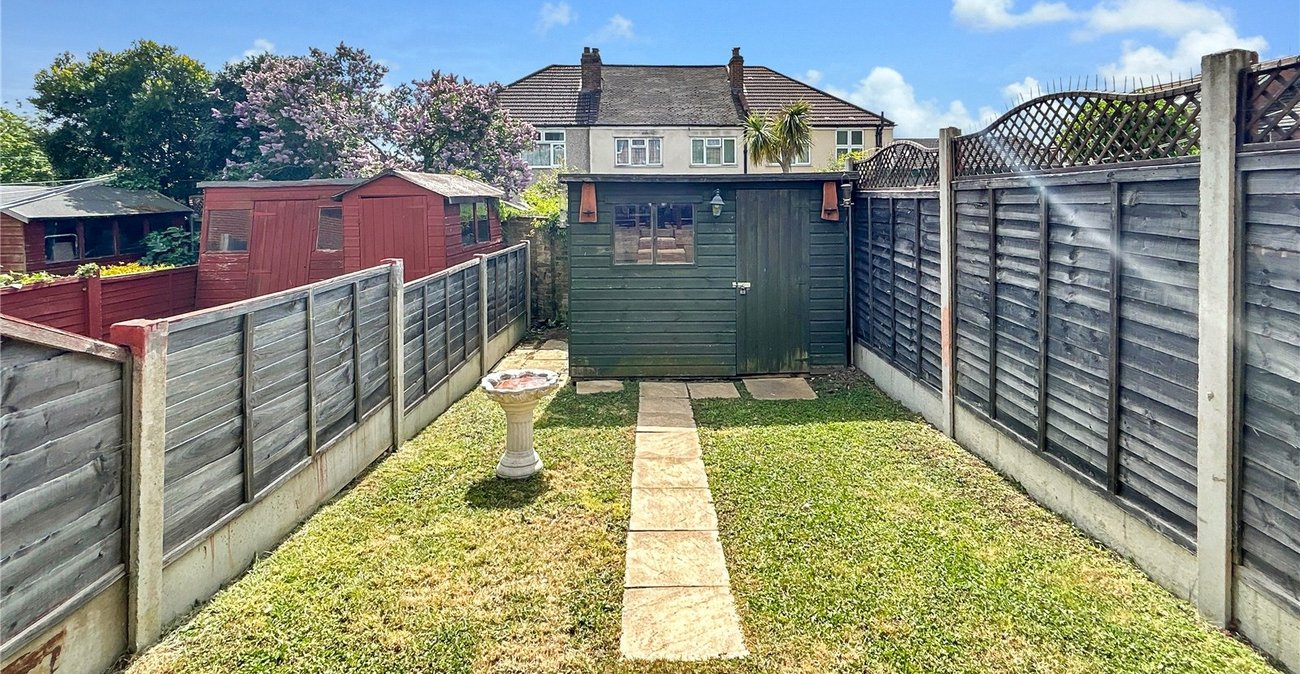 2 bedroom house for sale in Sidcup | Robinson Jackson