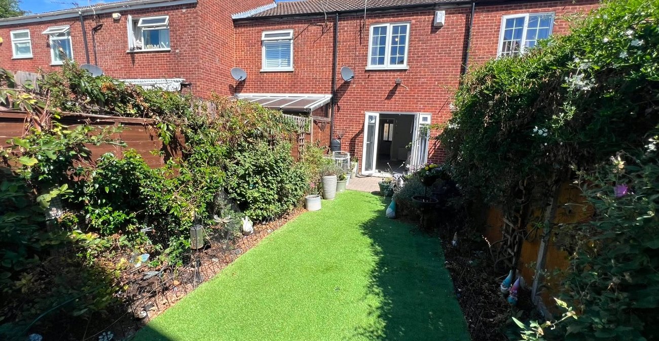 2 bedroom house for sale in Gravesend | Robinson Michael & Jackson