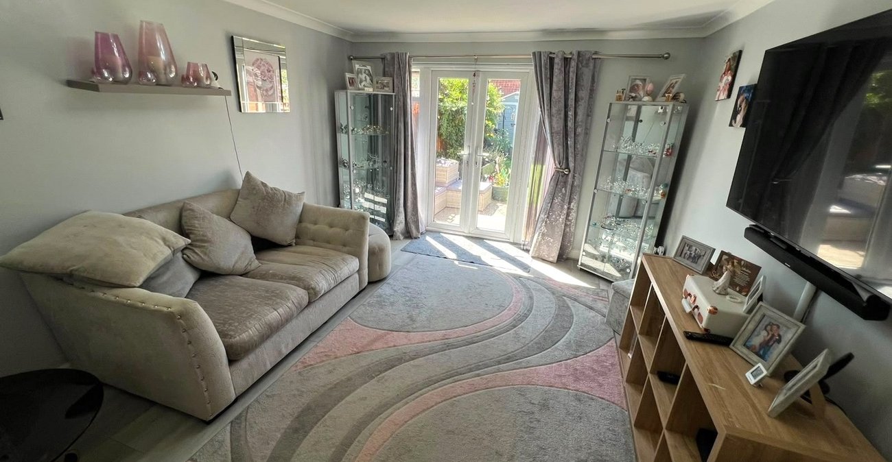 2 bedroom house for sale in Gravesend | Robinson Michael & Jackson