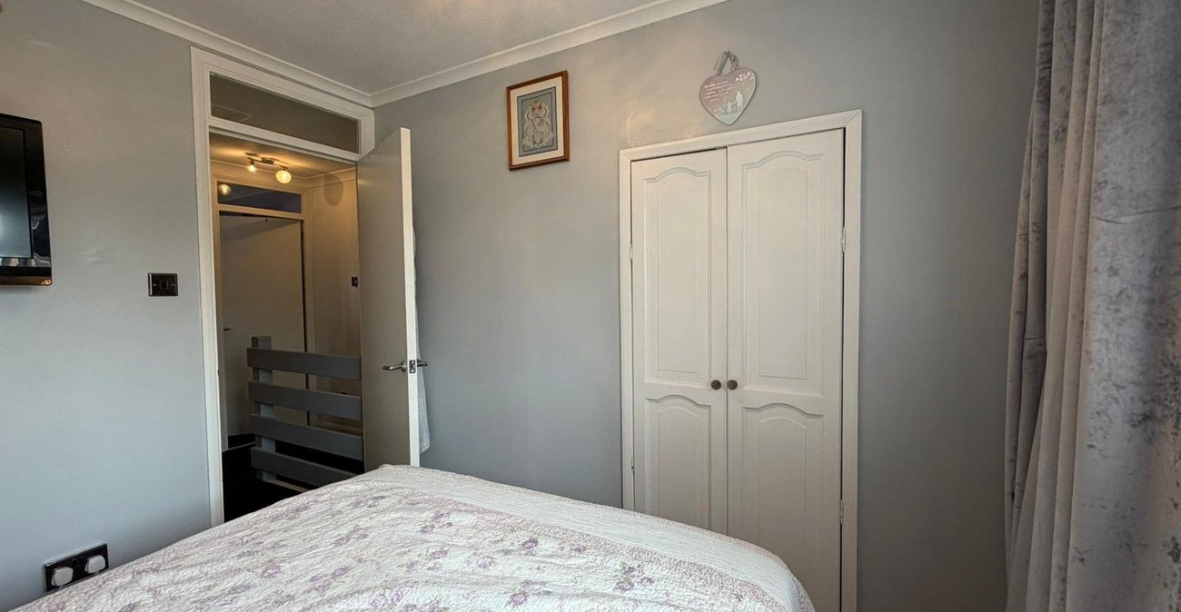 2 bedroom house for sale in Gravesend | Robinson Michael & Jackson