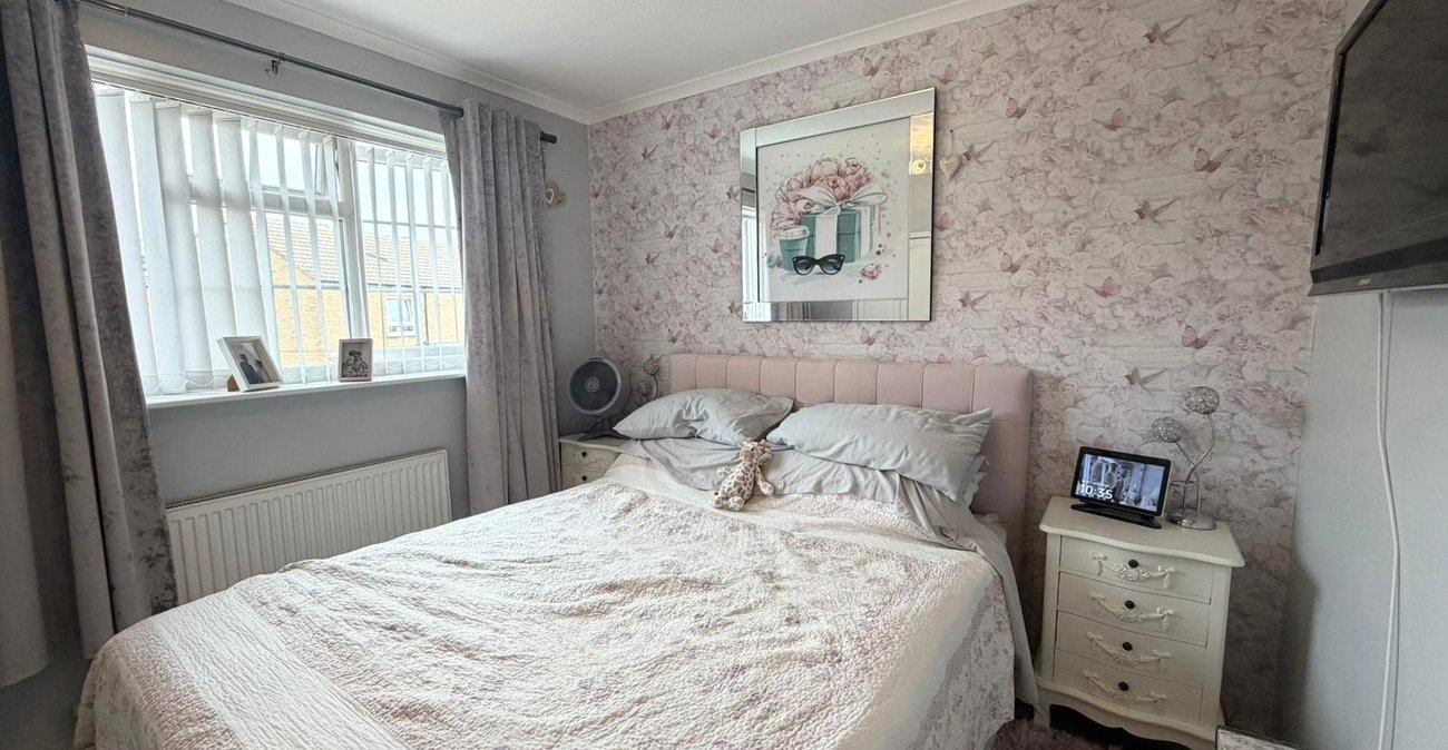 2 bedroom house for sale in Gravesend | Robinson Michael & Jackson