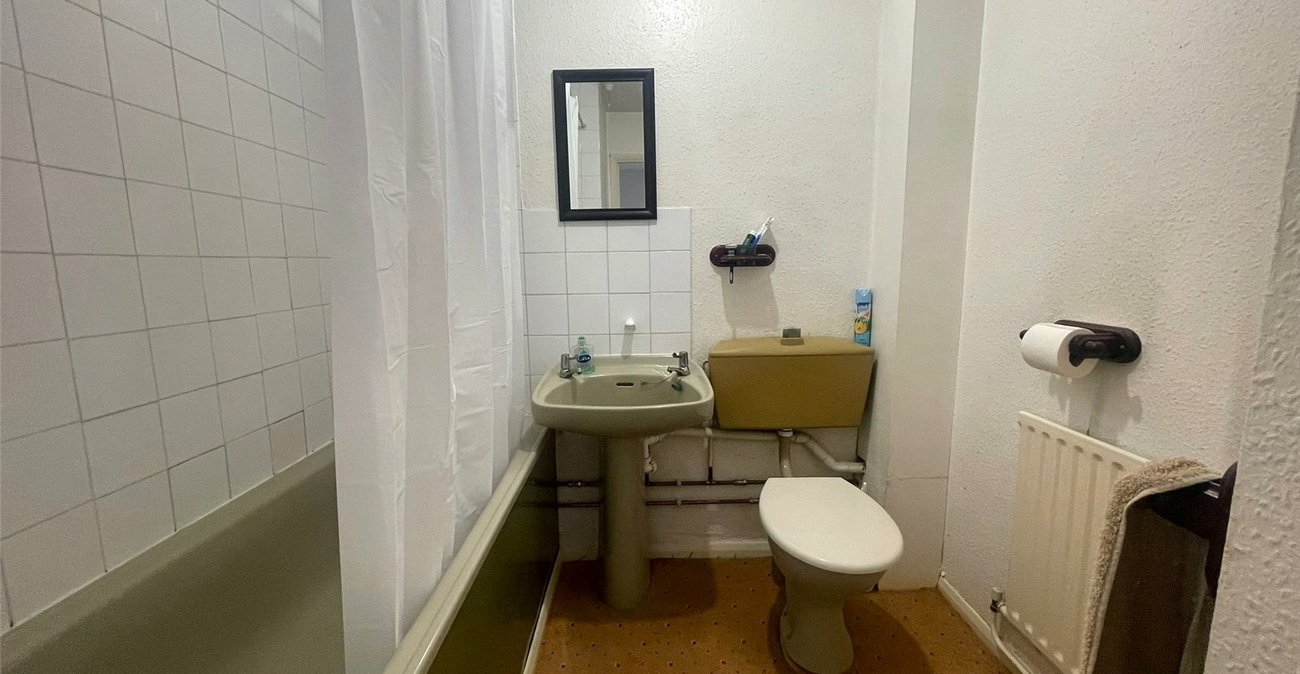 3 bedroom house for sale in Hever Court Farm | Robinson Michael & Jackson