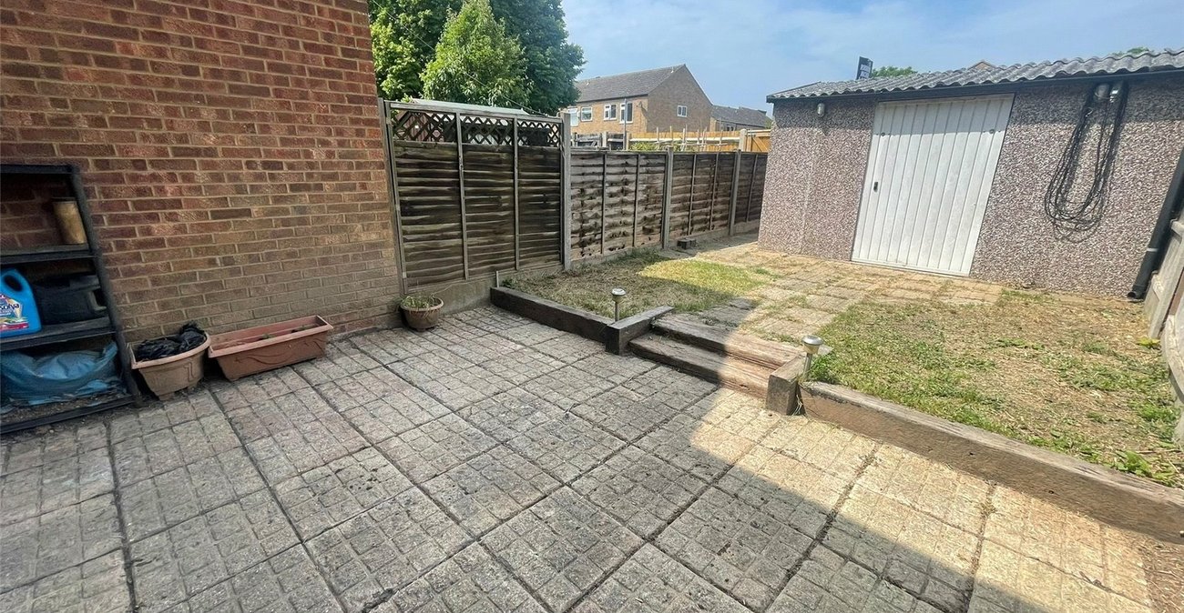 3 bedroom house for sale in Hever Court Farm | Robinson Michael & Jackson