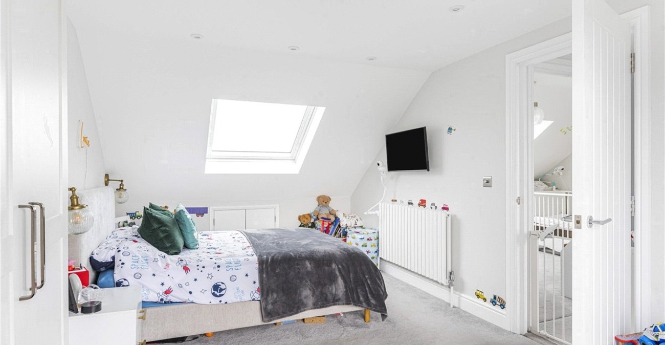 4 bedroom bungalow for sale in Orpington | Robinson Jackson