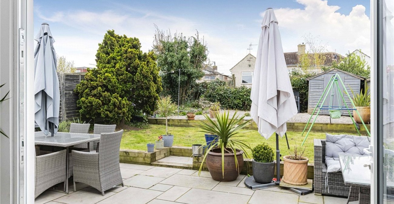 4 bedroom bungalow for sale in Orpington | Robinson Jackson