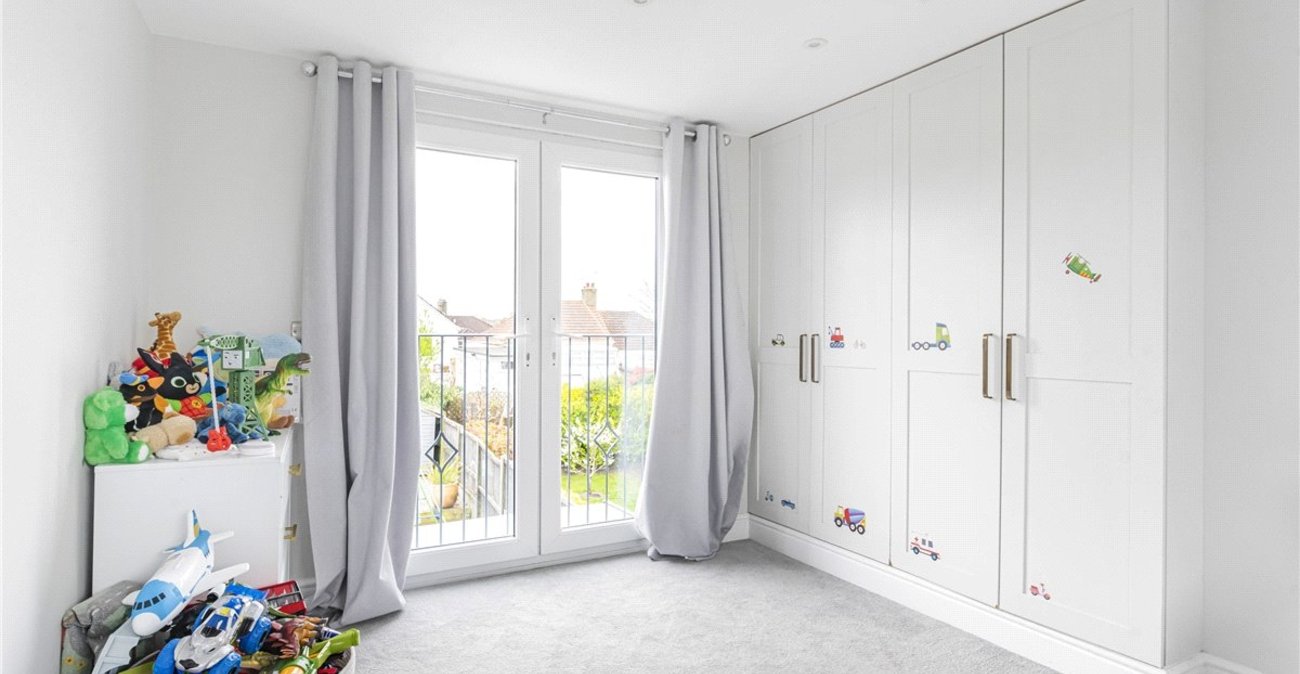 4 bedroom bungalow for sale in Orpington | Robinson Jackson