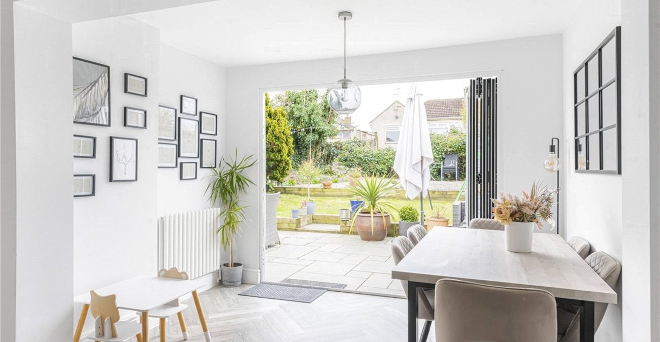 4 bedroom bungalow for sale in Orpington | Robinson Jackson