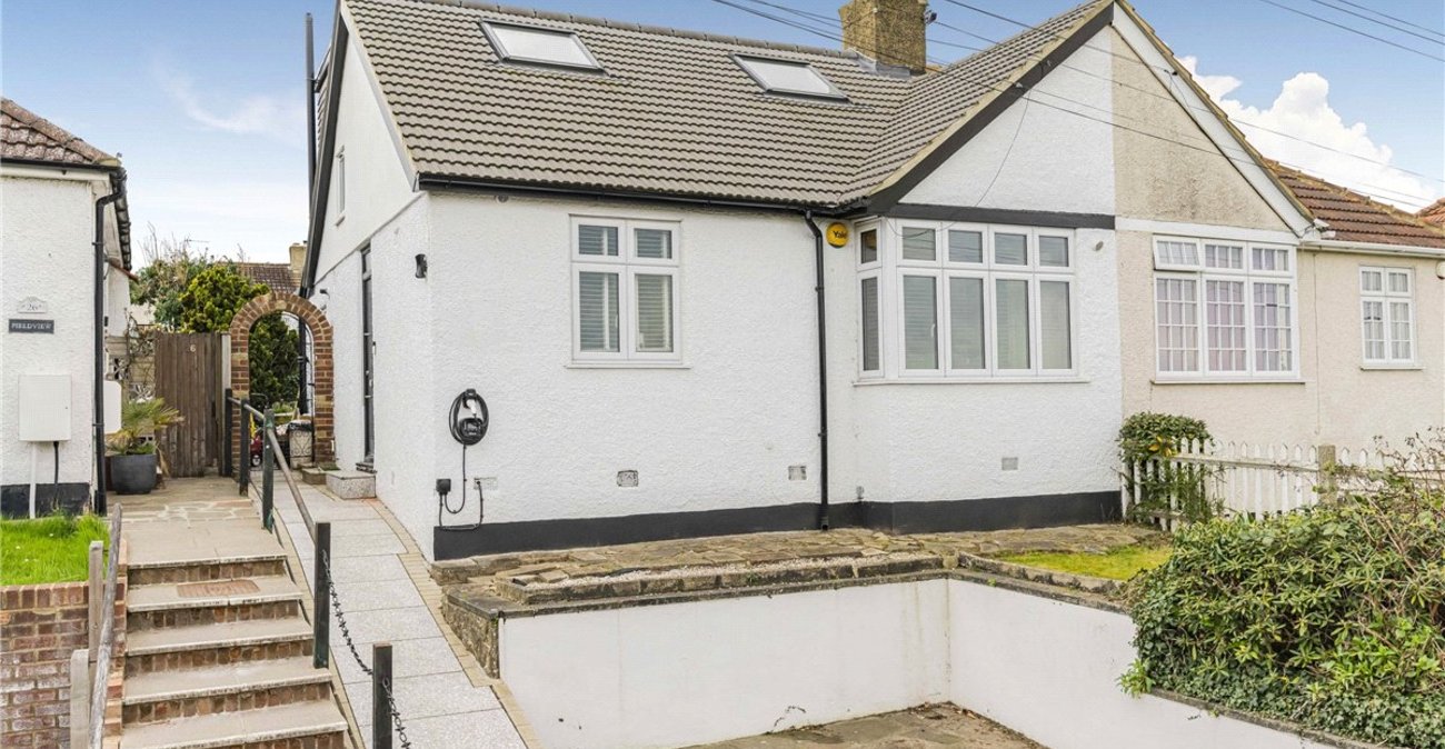4 bedroom bungalow for sale in Orpington | Robinson Jackson