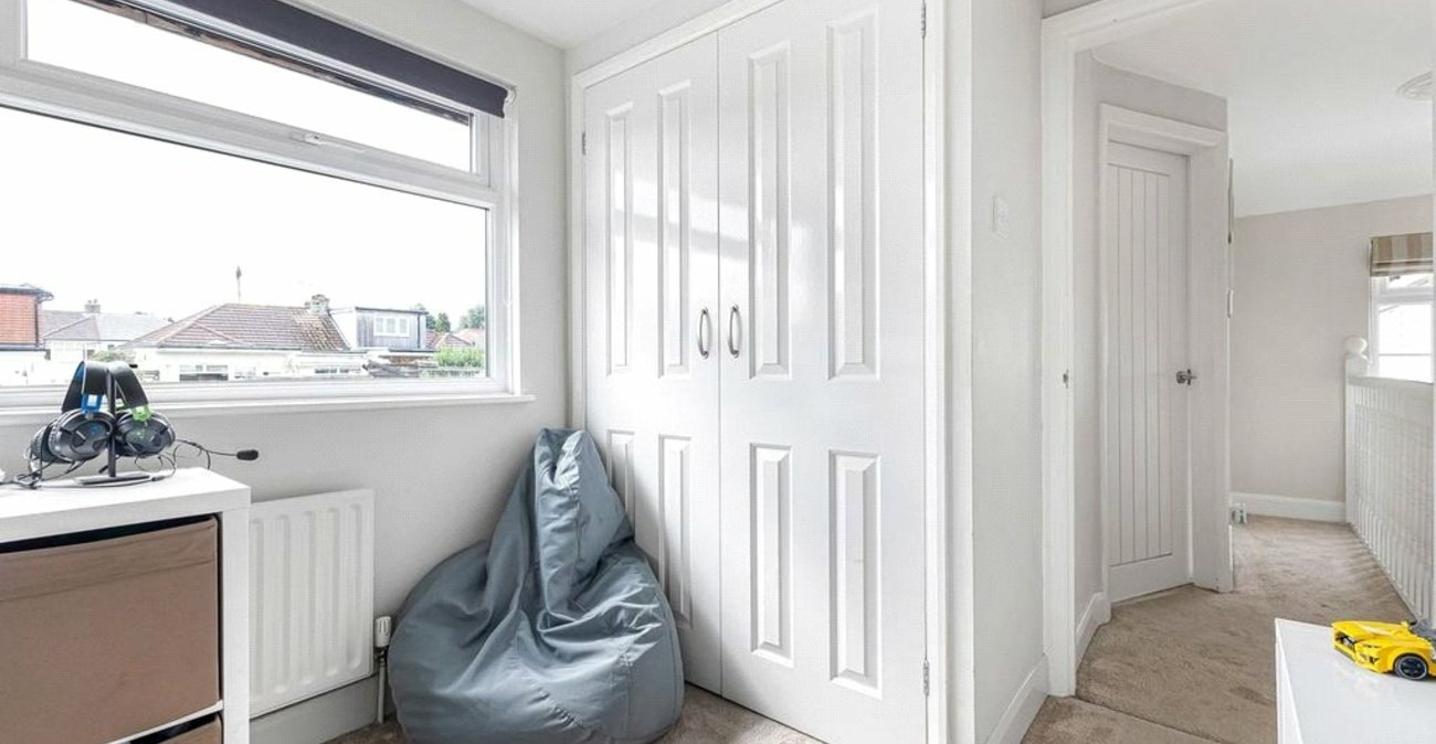 4 bedroom bungalow for sale in Orpington | Robinson Jackson