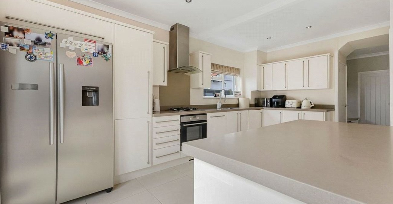 4 bedroom bungalow for sale in Orpington | Robinson Jackson