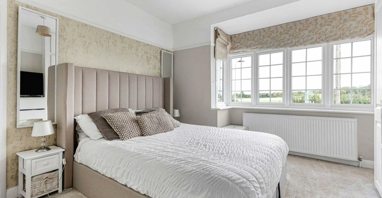 4 bedroom bungalow for sale in Orpington | Robinson Jackson