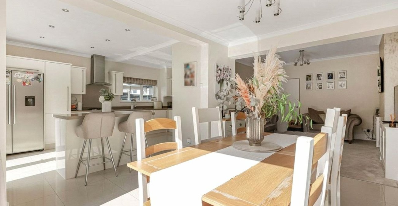 4 bedroom bungalow for sale in Orpington | Robinson Jackson