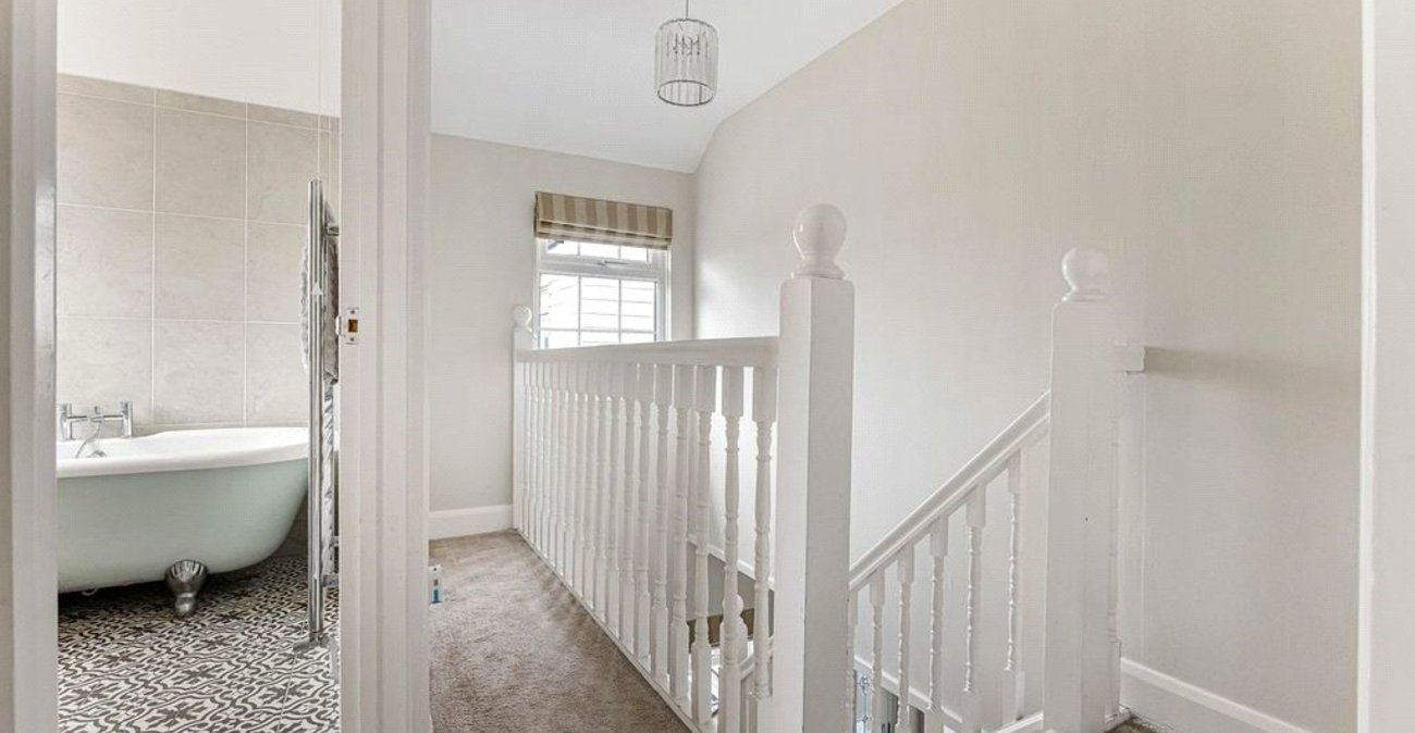 4 bedroom bungalow for sale in Orpington | Robinson Jackson