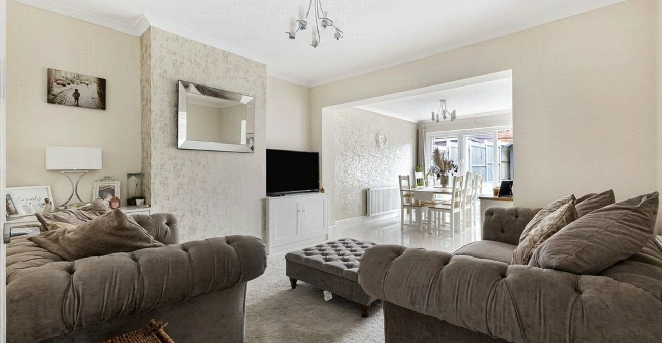 4 bedroom bungalow for sale in Orpington | Robinson Jackson