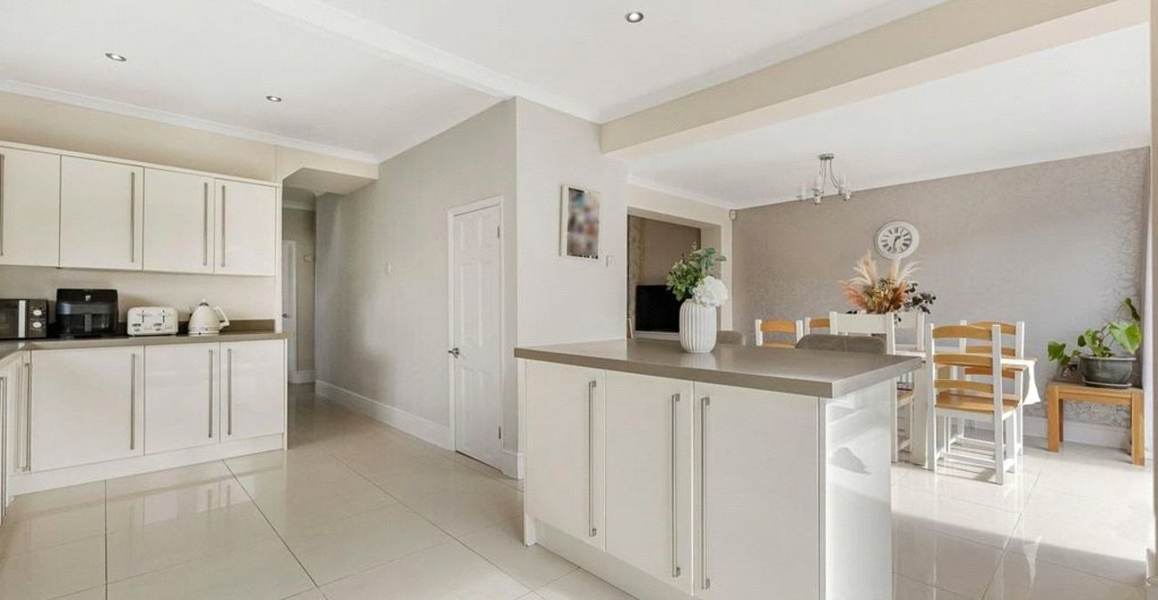 4 bedroom bungalow for sale in Orpington | Robinson Jackson