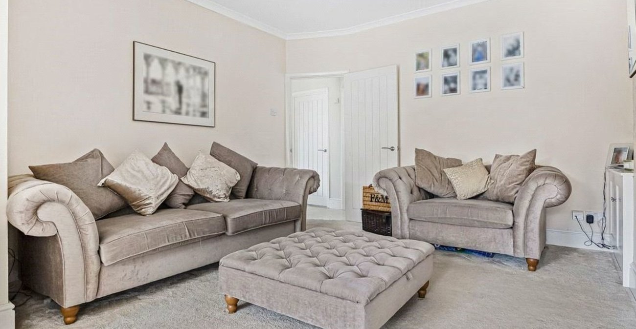 4 bedroom bungalow for sale in Orpington | Robinson Jackson