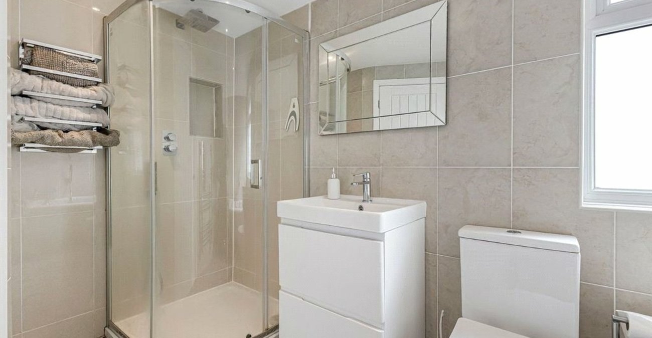 4 bedroom bungalow for sale in Orpington | Robinson Jackson