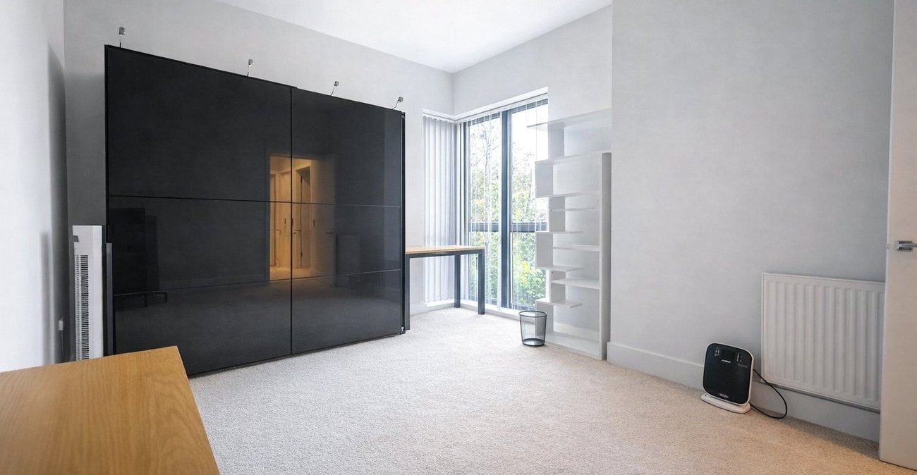 3 bedroom house for sale in London | Robinson Jackson