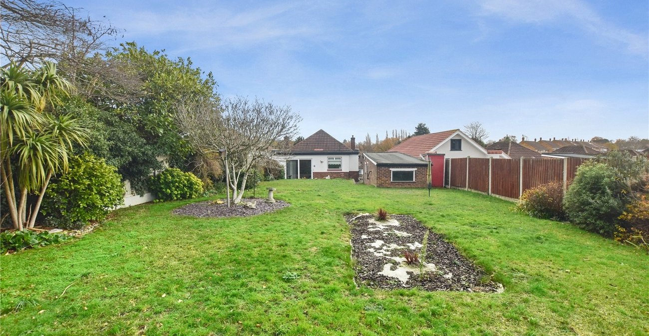 2 bedroom bungalow for sale in Bexley | Robinson Jackson
