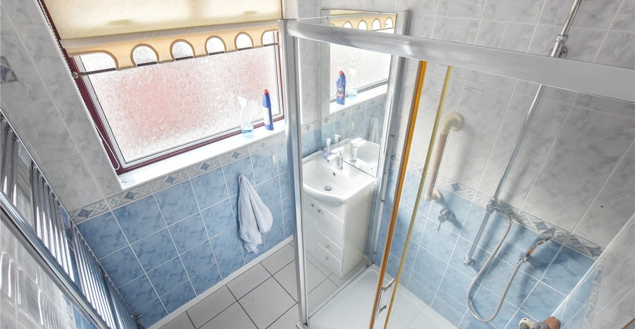 2 bedroom bungalow for sale in Bexley | Robinson Jackson