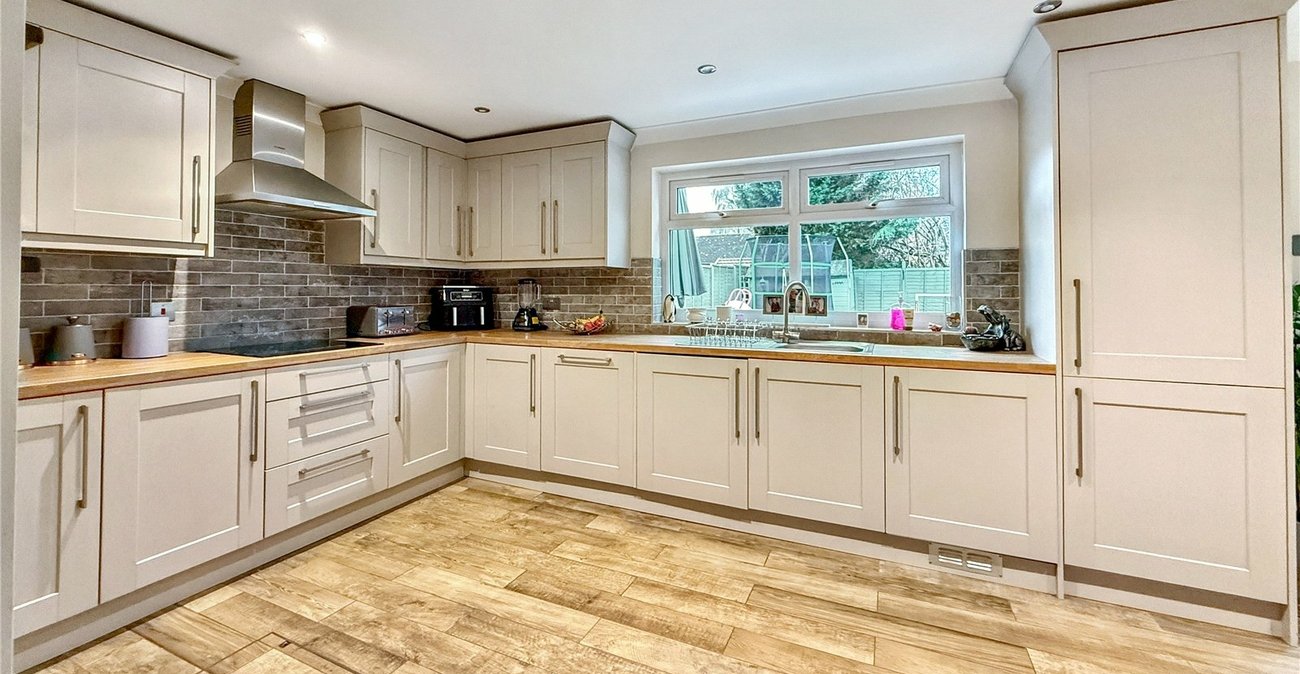 4 bedroom house for sale in Hextable | Robinson Jackson