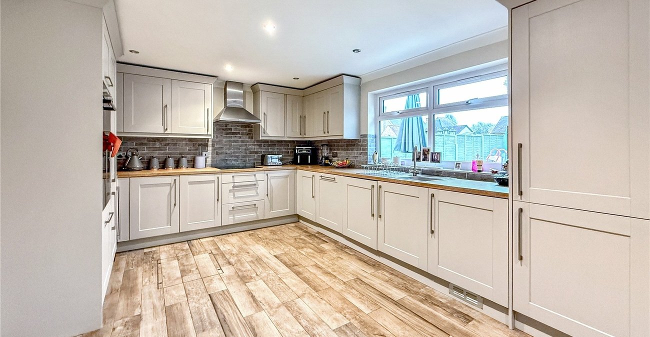 4 bedroom house for sale in Hextable | Robinson Jackson