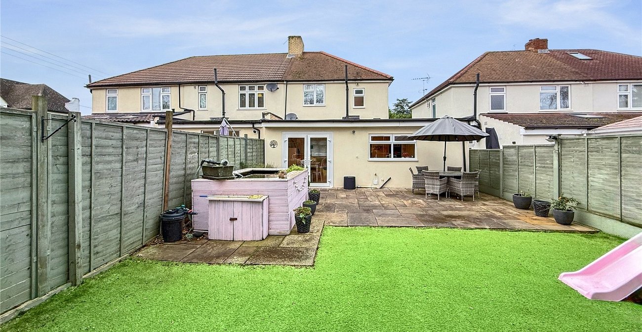 4 bedroom house for sale in Hextable | Robinson Jackson