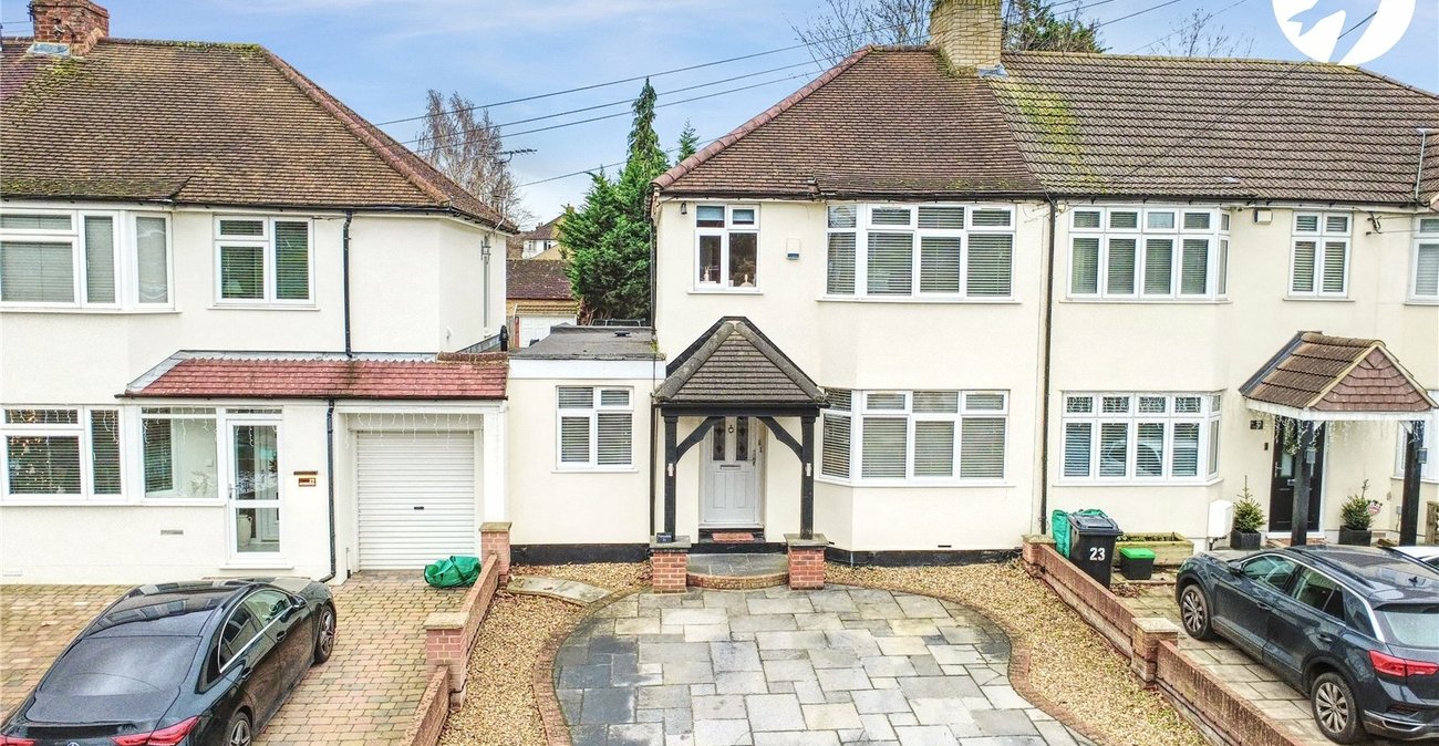 4 bedroom house for sale in Hextable | Robinson Jackson