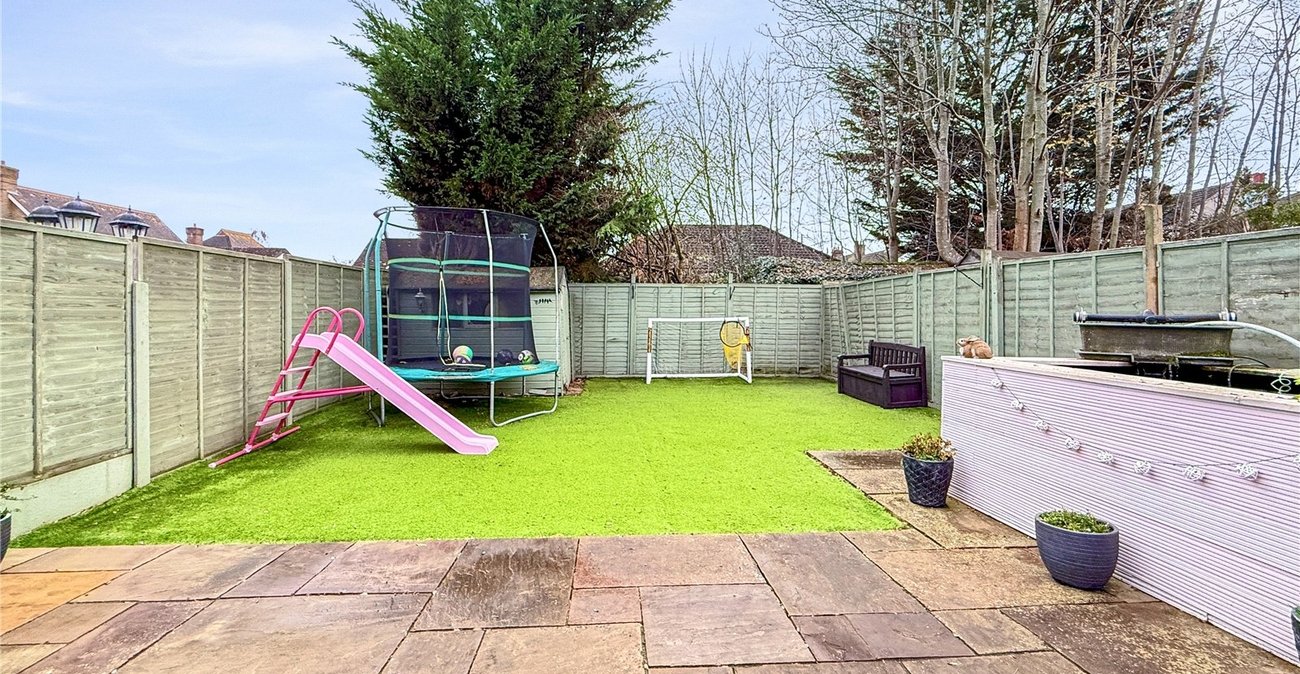 4 bedroom house for sale in Hextable | Robinson Jackson