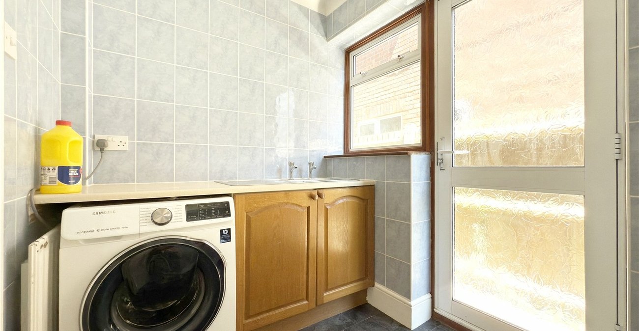 5 bedroom house for sale in Hextable | Robinson Jackson