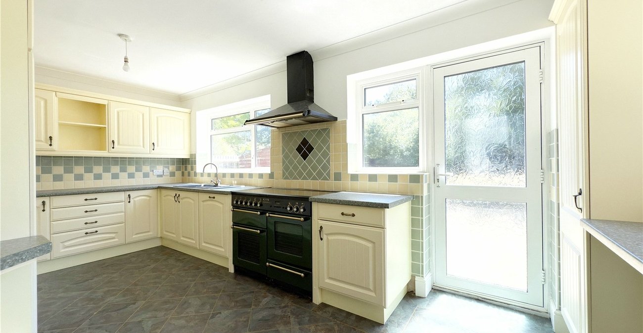 5 bedroom house for sale in Hextable | Robinson Jackson