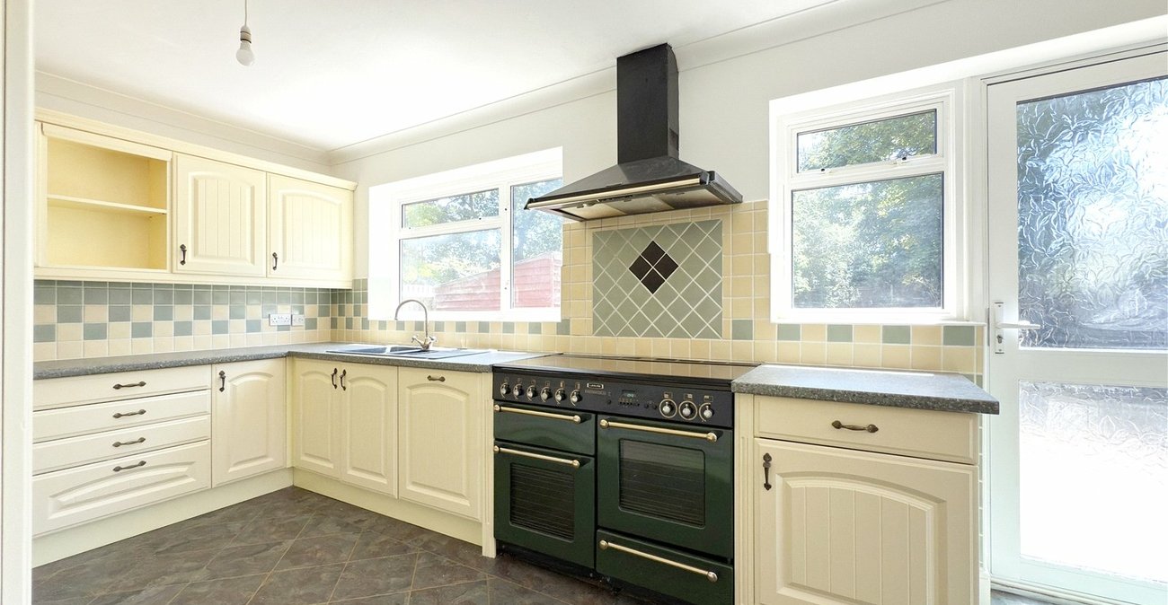 5 bedroom house for sale in Hextable | Robinson Jackson