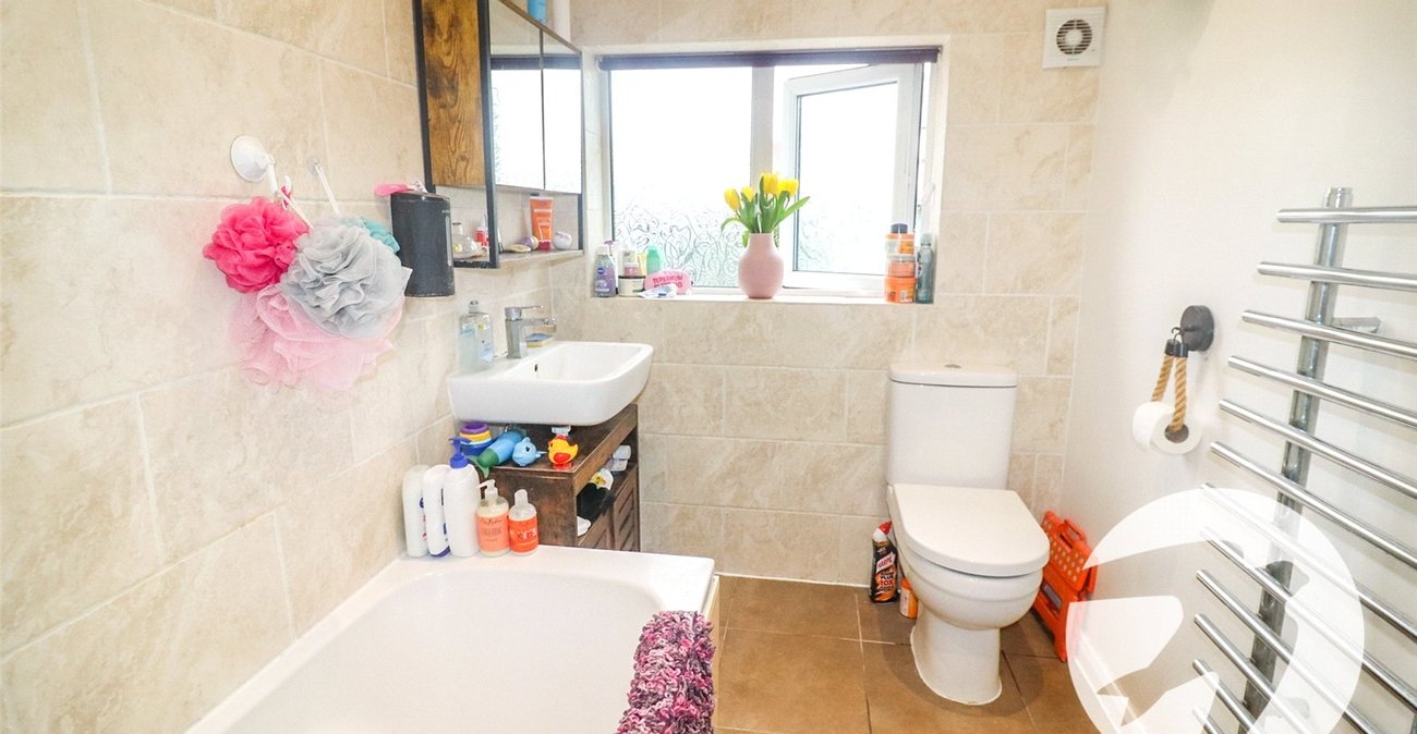 3 bedroom house for sale in Erith | Robinson Jackson