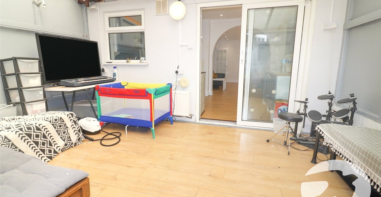 3 bedroom house for sale in Northumberland Heath | Robinson Jackson