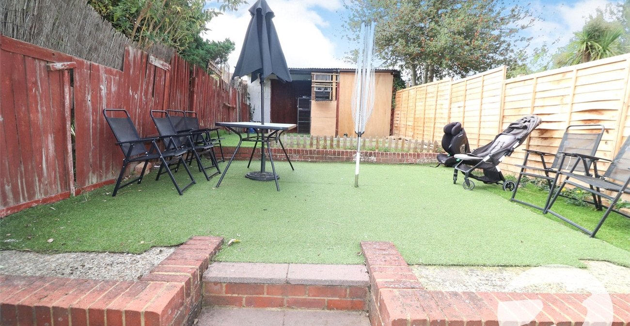 3 bedroom house for sale in Northumberland Heath | Robinson Jackson