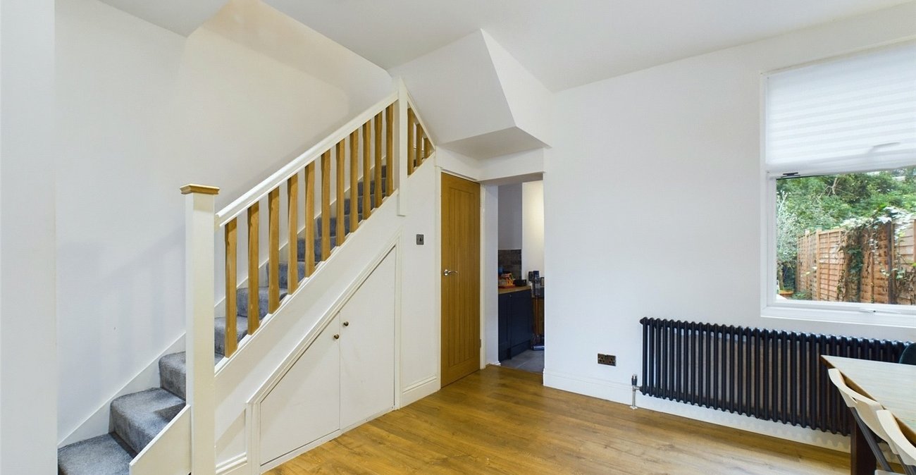 3 bedroom house for sale in London | Robinson Jackson