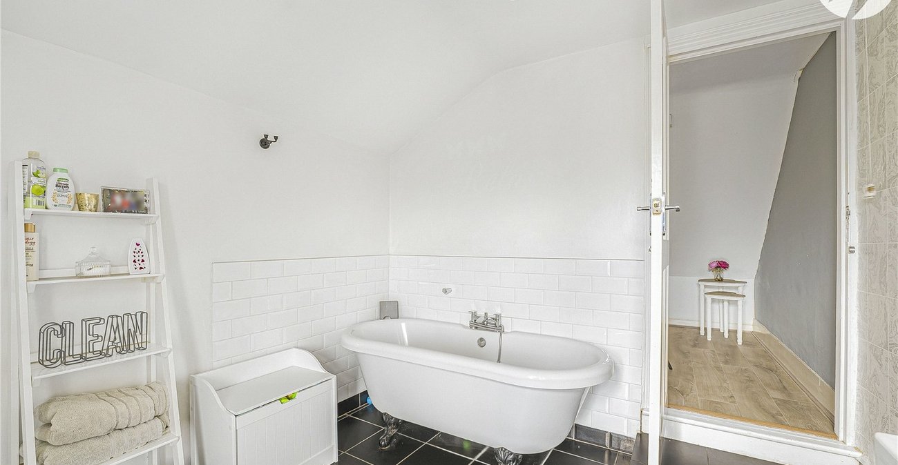 3 bedroom house for sale in Dartford | Robinson Jackson